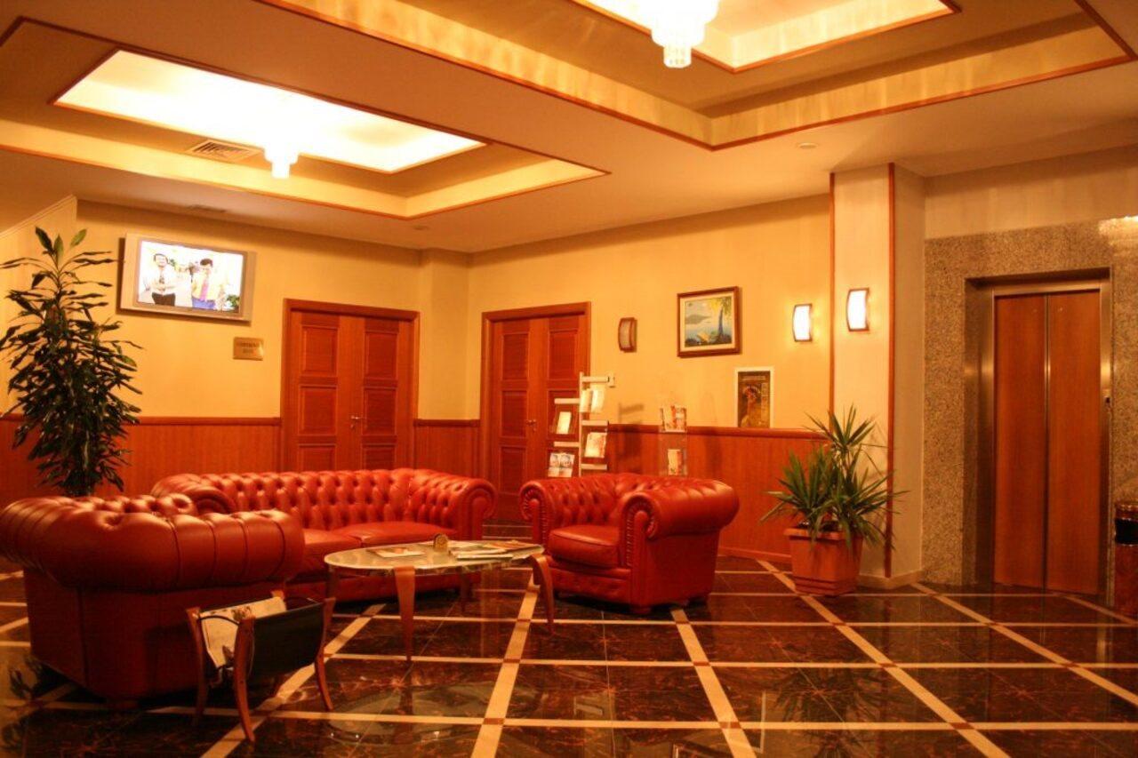 Hotel Continental Vorë 外观 照片