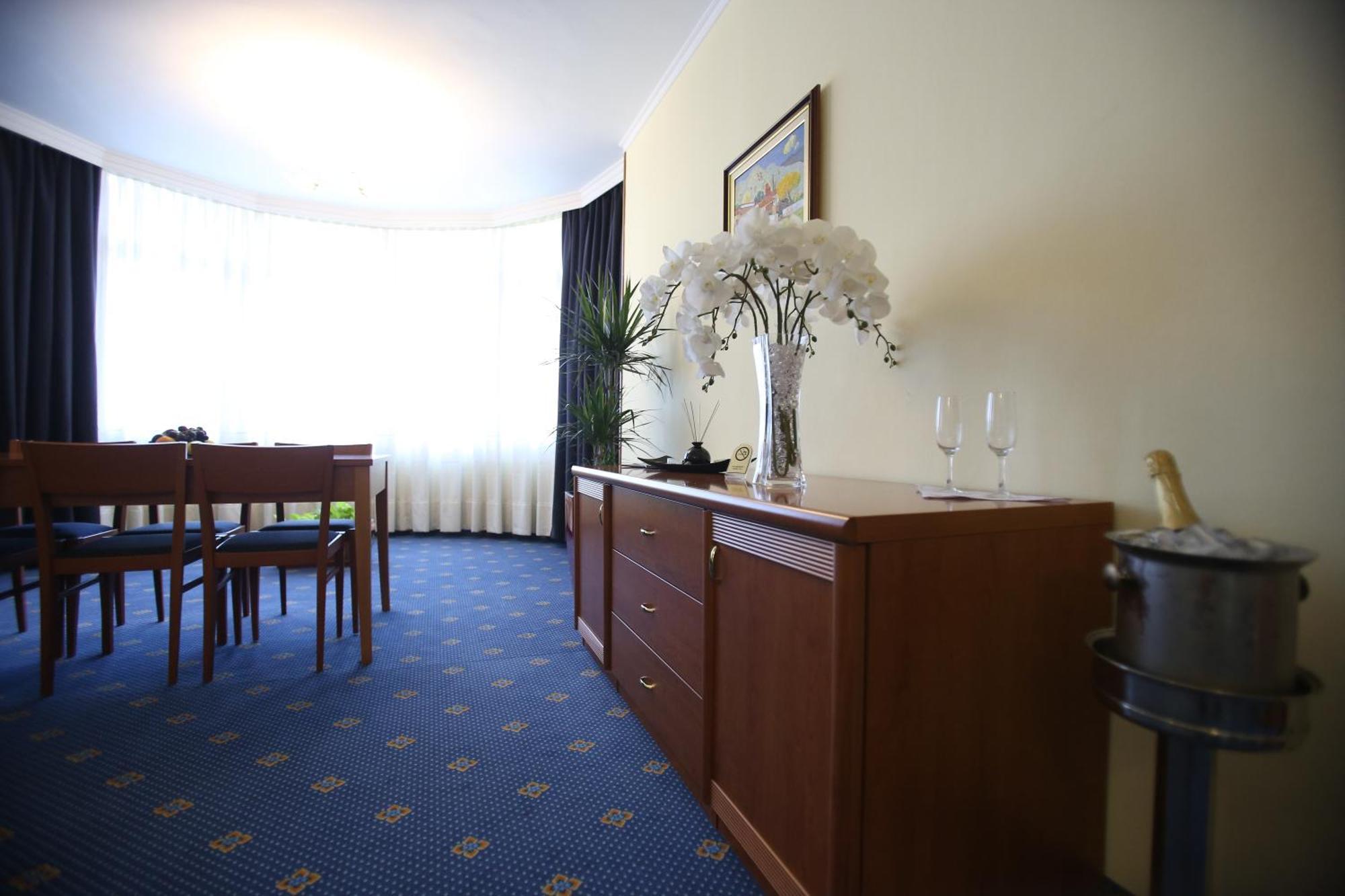 Hotel Continental Vorë 客房 照片
