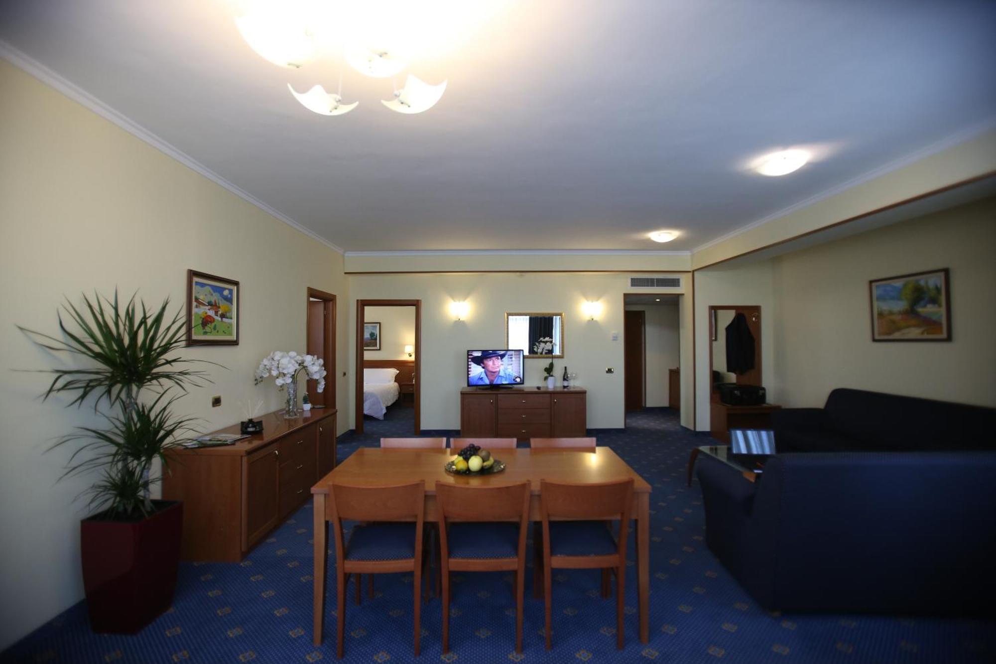 Hotel Continental Vorë 客房 照片
