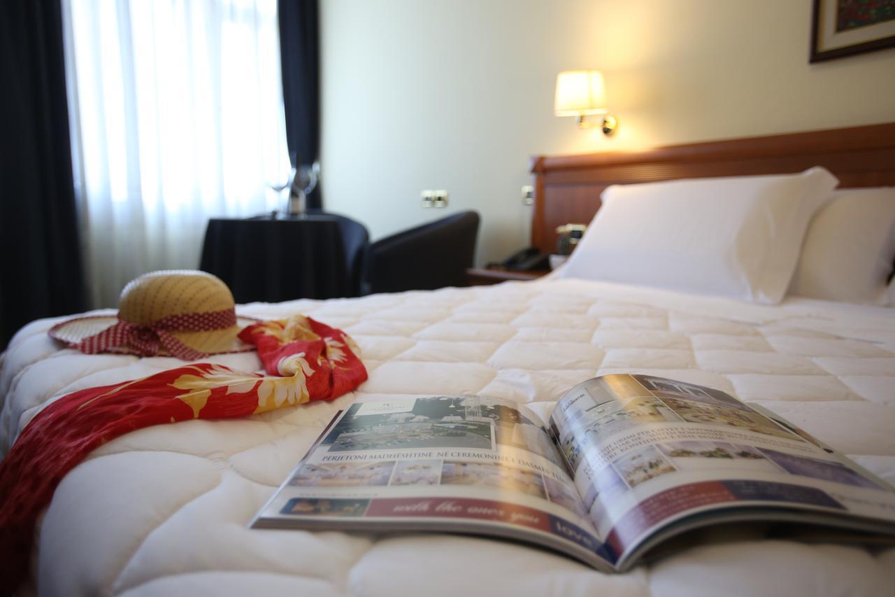 Hotel Continental Vorë 外观 照片