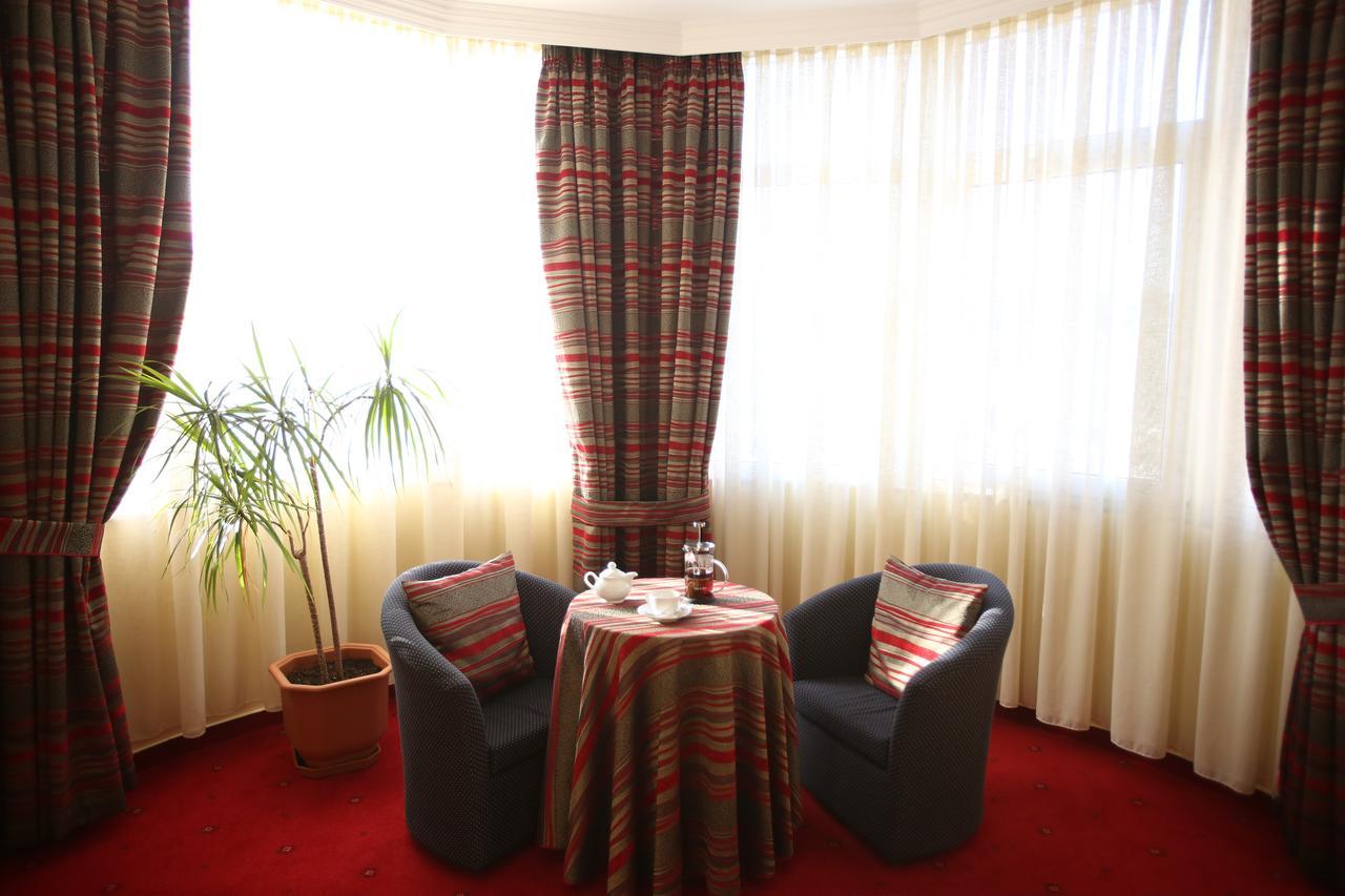 Hotel Continental Vorë 外观 照片