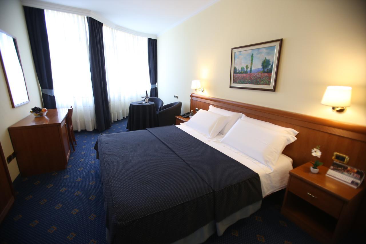 Hotel Continental Vorë 外观 照片