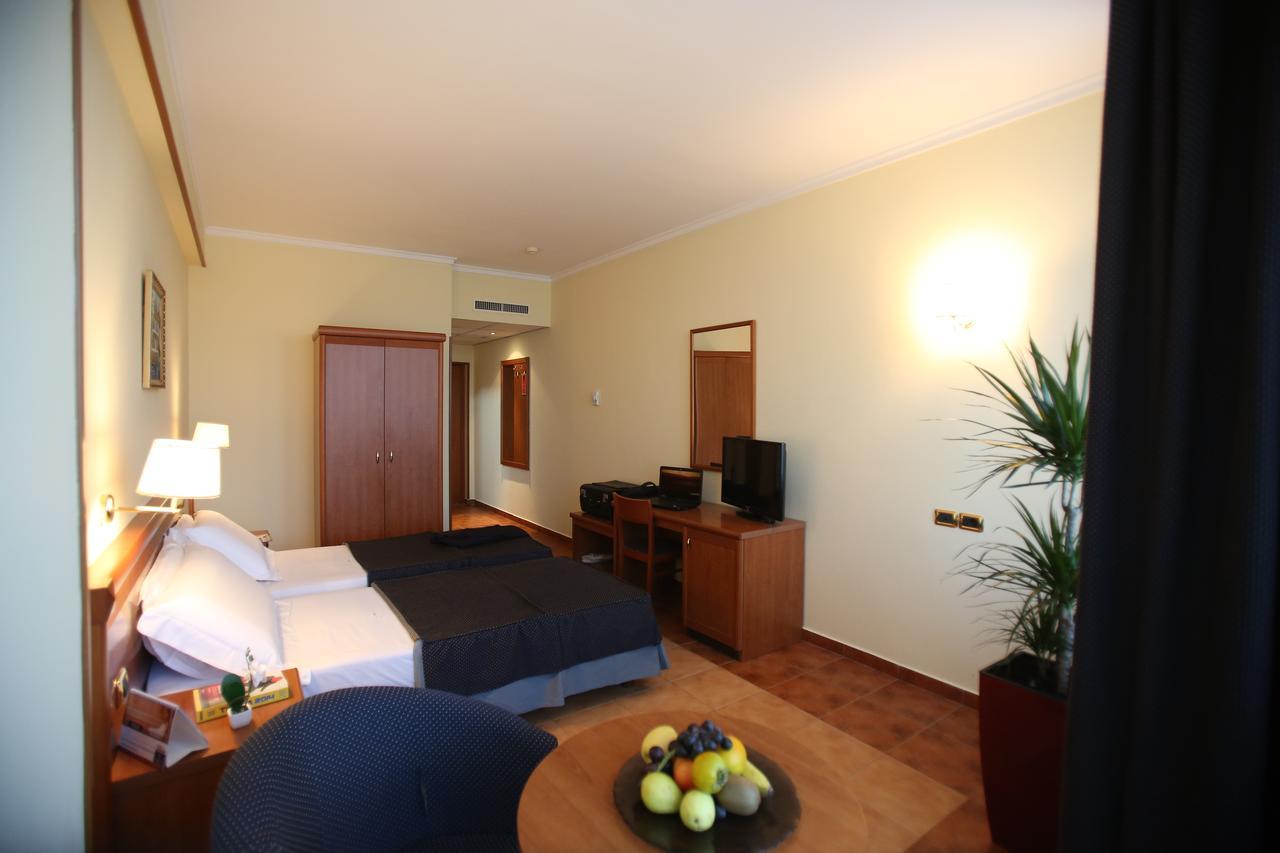 Hotel Continental Vorë 外观 照片