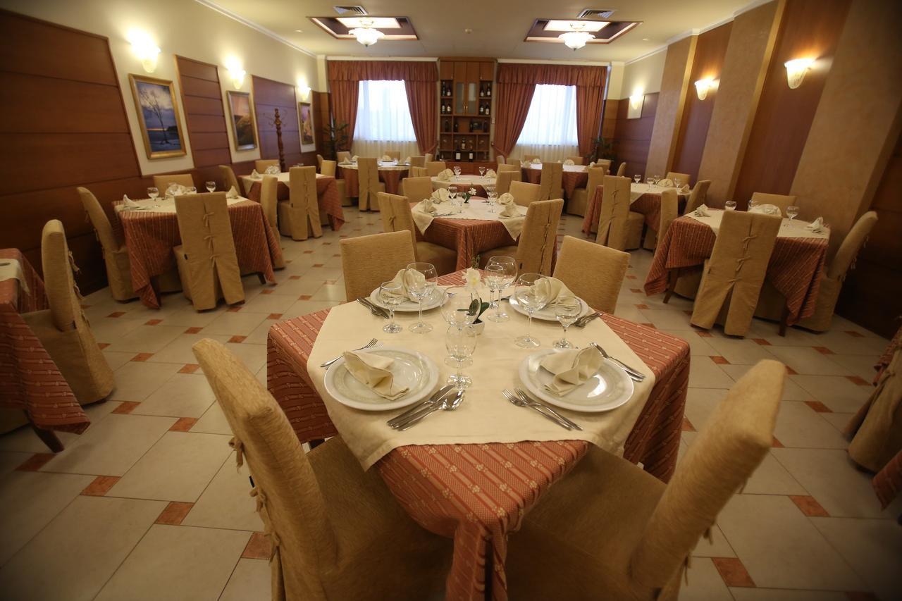 Hotel Continental Vorë 外观 照片