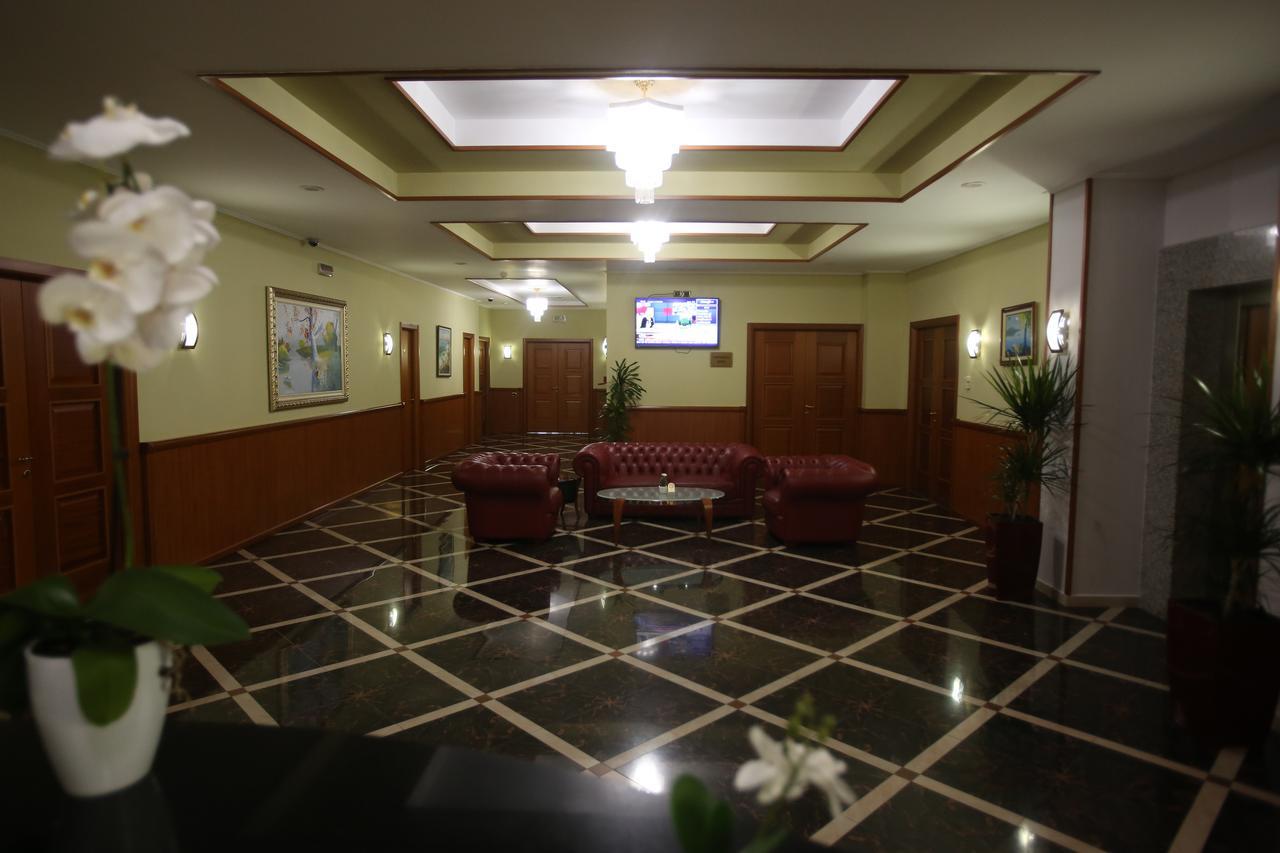 Hotel Continental Vorë 外观 照片